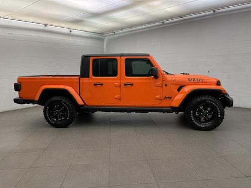 2025 Jeep Gladiator Willys