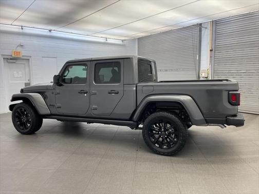 2025 Jeep Gladiator Nighthawk