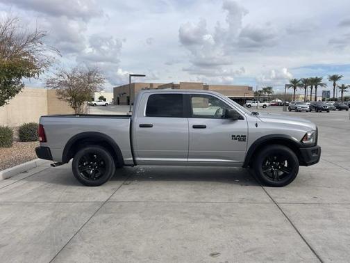 2024 RAM 1500 Classic Warlock Crew Cab 4x2 5'7' Box