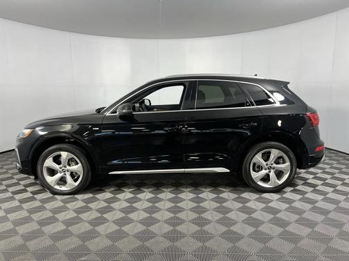 2022 Audi Q5 45 S line Prestige