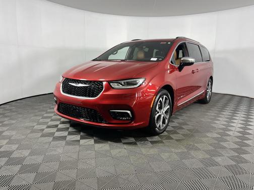 2025 Chrysler Pacifica L