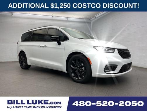 Bright White Clearcoat 2026 Chrysler Pacifica Limited