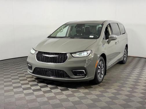 2022 Chrysler Pacifica Hybrid Limited