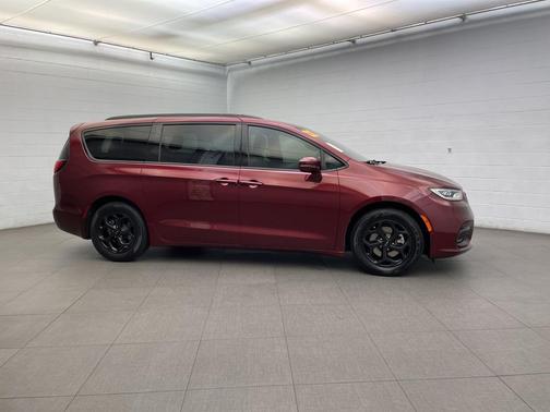 2022 Chrysler Pacifica Hybrid Limited