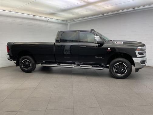 2025 RAM 2500 Laramie Crew Cab 4x4 8' Box