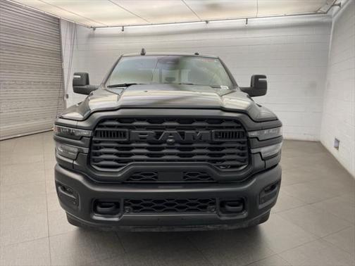 2025 RAM 2500 Tradesman Crew Cab 4x4 6'4' Box
