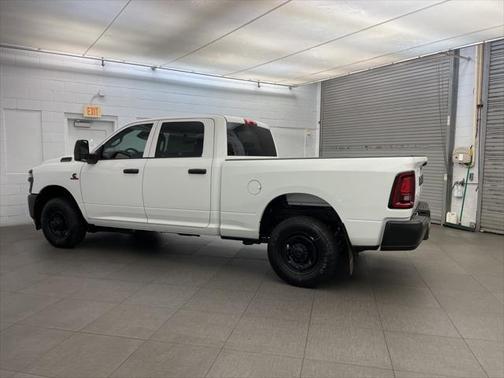 2025 RAM 2500 Tradesman Crew Cab 4x2 6'4' Box