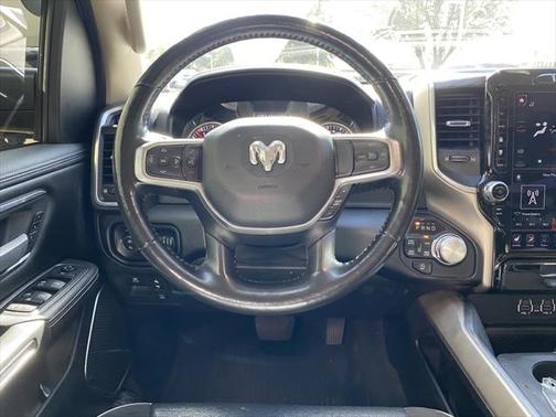 Diamond Black Crystal Pearlcoat 2020 RAM 1500 Laramie