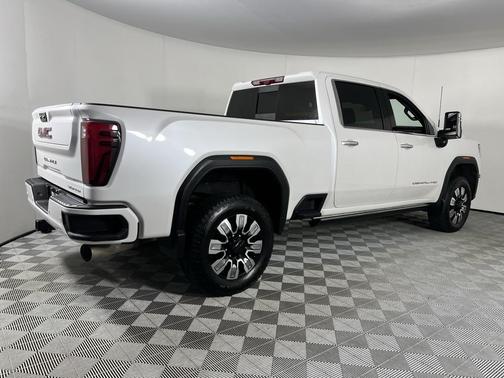 2024 GMC Sierra 2500 Denali