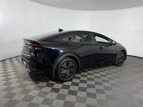 2025 Toyota Prius LE