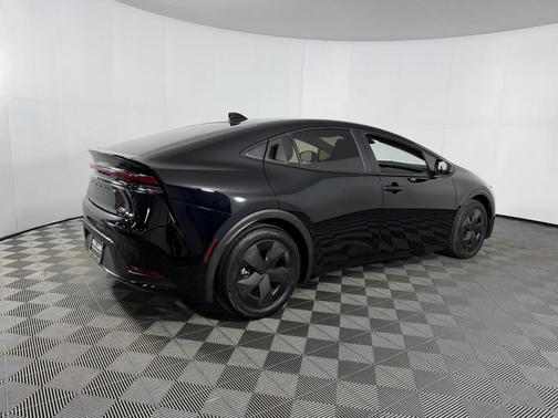 2025 Toyota Prius LE