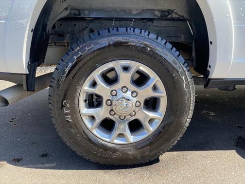 2020 RAM 2500 Laramie Crew Cab 4X4 6'4' Box