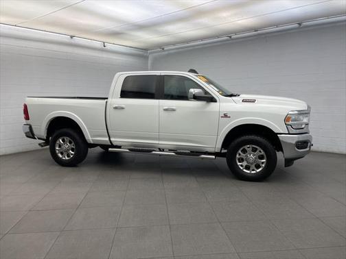 2020 RAM 2500 Laramie Crew Cab 4X4 6'4' Box