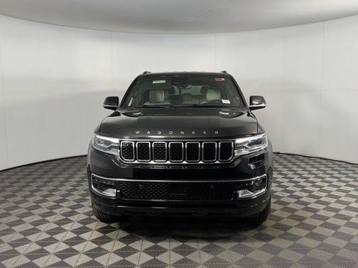 Diamond Black Crystal Pearlcoat 2025 Jeep Wagoneer 4x4