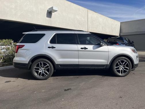 2019 Ford Explorer Sport