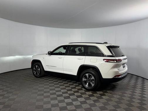 Bright White Clearcoat 2022 Jeep Grand Cherokee 4xe Base
