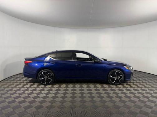 Deep Blue Pearl 2023 Nissan Altima SR FWD
