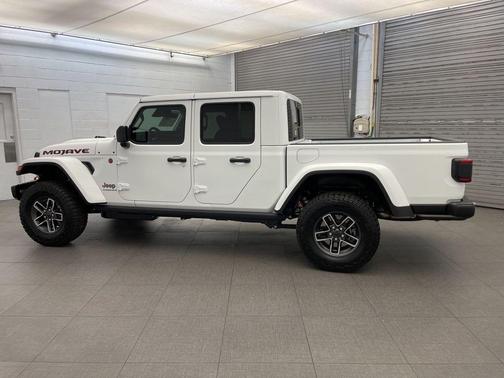 Bright White Clearcoat 2026 Jeep Gladiator Mojave X 4x4