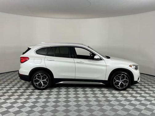 Photo 4 of 57 of 2019 BMW X1 sDrive28i