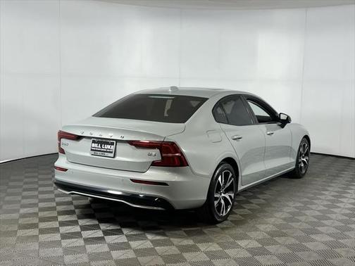 2024 Volvo S60 B5 Core Dark Theme