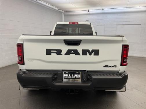 2025 RAM 3500 Tradesman Crew Cab 4x4 8' Box