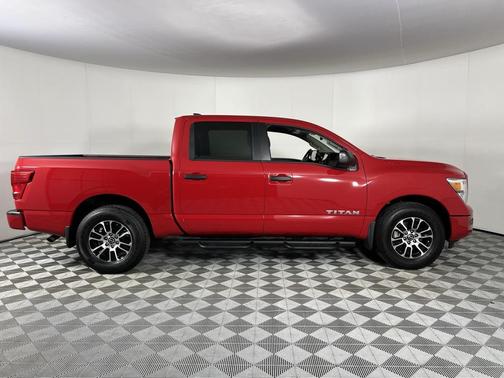 2024 Nissan Titan SV