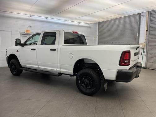 2025 RAM 2500 Tradesman Crew Cab 4x4 6'4' Box