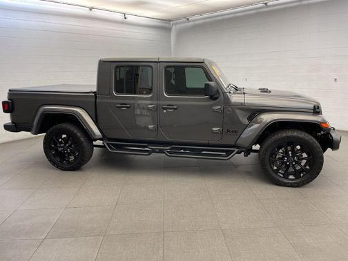 2024 Jeep Gladiator Nighthawk