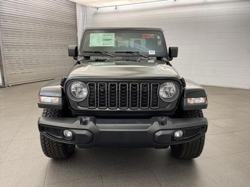 2025 Jeep Gladiator Nighthawk