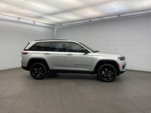 2025 Jeep Grand Cherokee Limited X