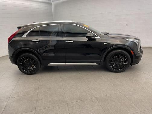 Stellar Black Metallic 2019 Cadillac XT4 Premium Luxury