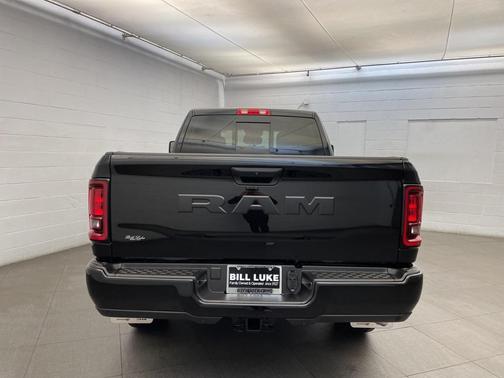 2026 RAM 2500 Black Express Crew Cab 4x2 6'4' Box