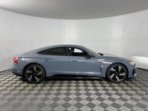 2023 Audi e-tron GT Prestige quattro