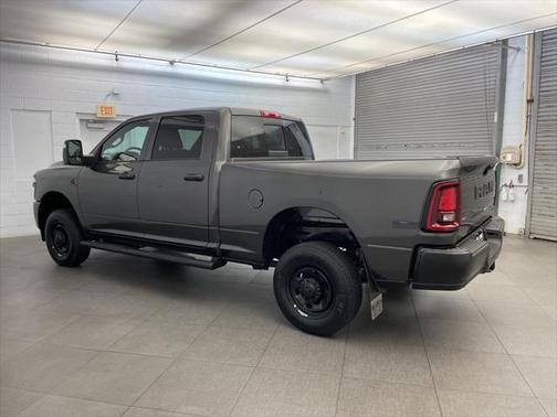 2025 RAM 2500 Tradesman Crew Cab 4x4 6'4' Box