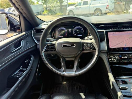 Bright White Clearcoat 2021 Jeep Grand Cherokee L Overland