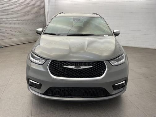 2025 Chrysler Pacifica L