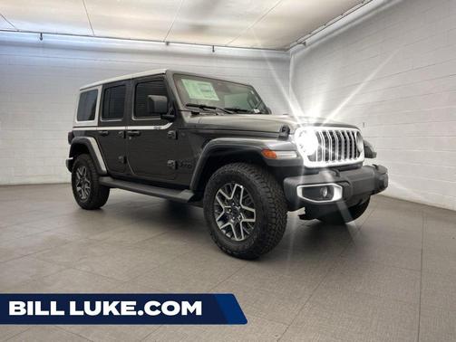 Granite Crystal Metallic Clearcoat 2026 Jeep Wrangler 4-Door Sahara 4x4