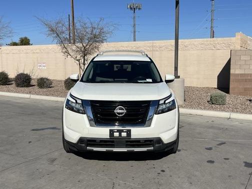 2024 Nissan Pathfinder SL FWD