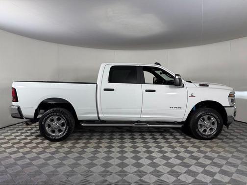 Bright White Clearcoat 2025 RAM 2500 Big Horn Crew Cab 4x4 6'4' Box