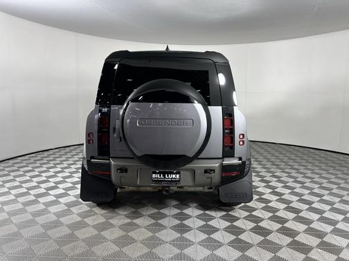 2024 Land Rover Defender 110 P400 X-Dynamic SE
