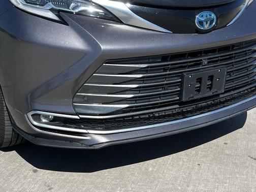 2021 Toyota Sienna Platinum 7 Passenger
