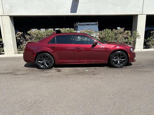 2022 Chrysler 300 Touring