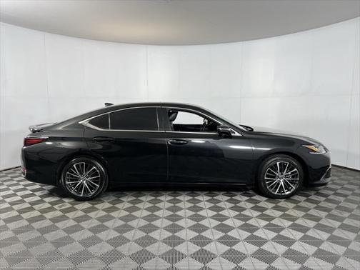 2024 Lexus ES 300h Base