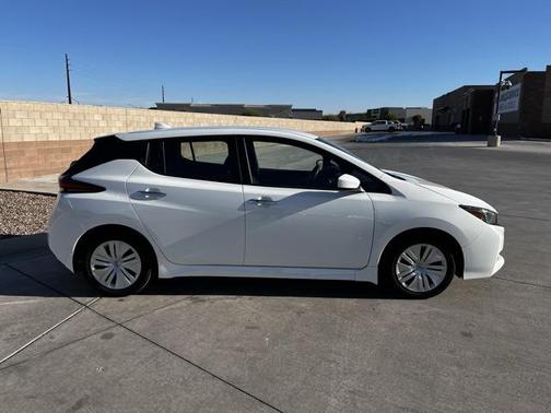 2024 Nissan Leaf S