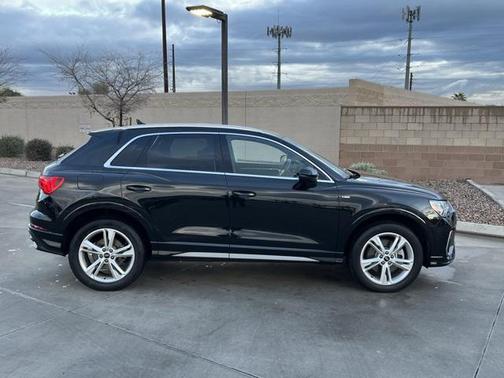 2023 Audi Q3 Premium 45 TFSI S line quattro Tiptronic