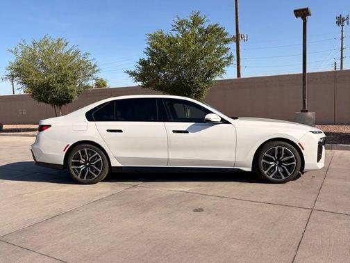 Mineral White Metallic 2023 BMW 740 i