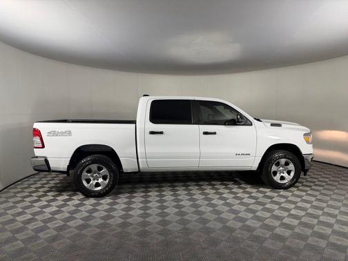 Bright White Clearcoat 2023 RAM 1500 Big Horn/Lone Star