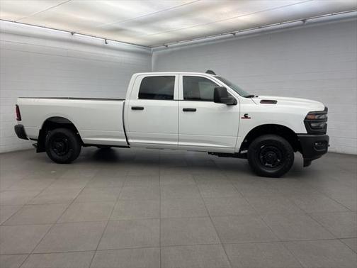 2025 RAM 2500 Tradesman Crew Cab 4x2 8' Box