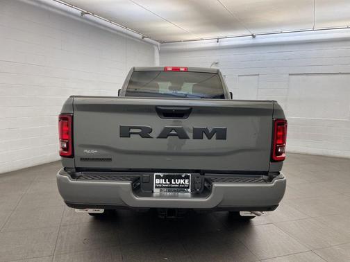2026 RAM 2500 Big Horn Crew Cab 4x2 6'4' Box