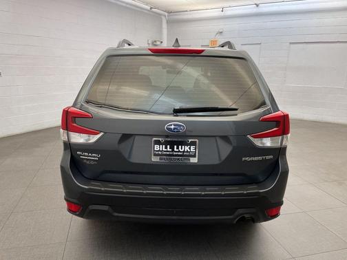 Magnetite Gray Metallic 2021 Subaru Forester Base